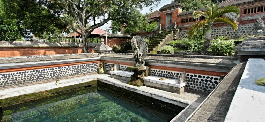 lingsar temple, lombok